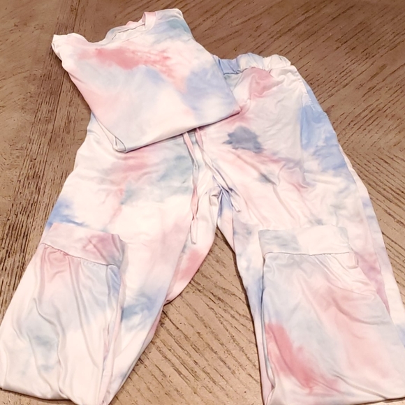 Pants - Tie dye sweatpants and long sleeve shirt size S